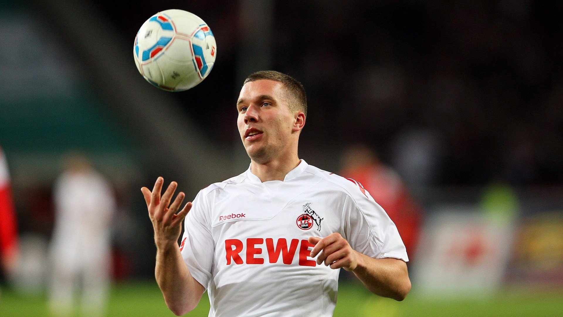 球队在欧冠中充分利用快速反击创造威胁,欧冠参赛队伍产生规则